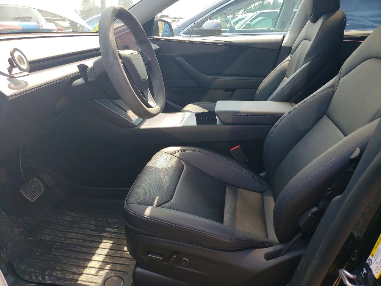 2026 TESLA MODEL Y