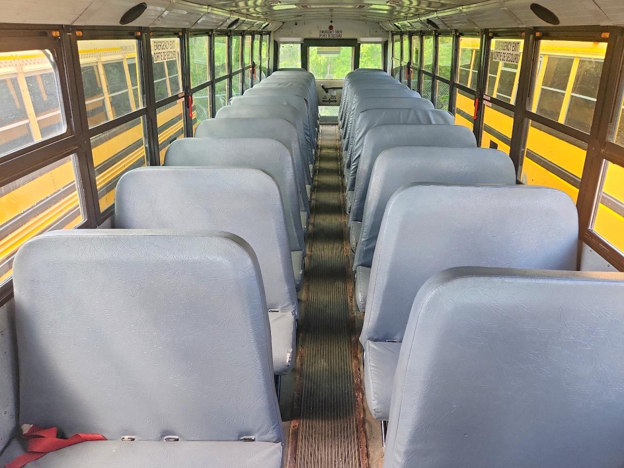 2010 THOMAS SAF-T-LINE