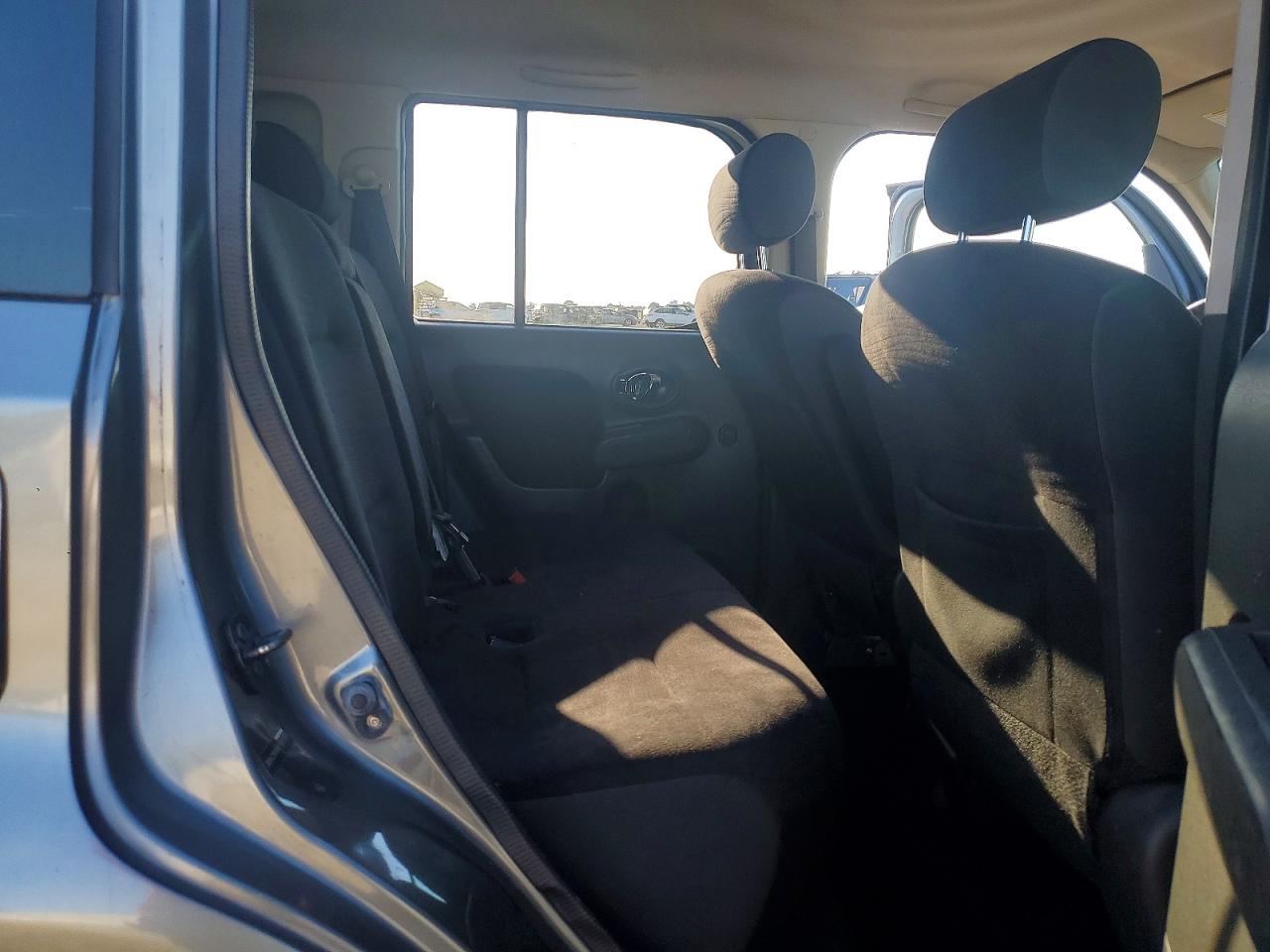 2010 NISSAN CUBE