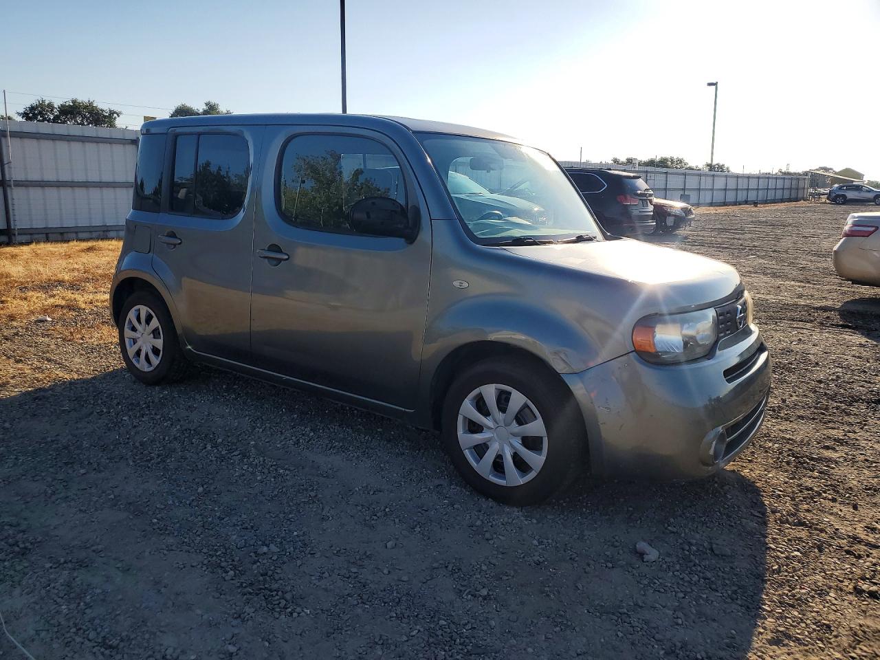 2010 NISSAN CUBE