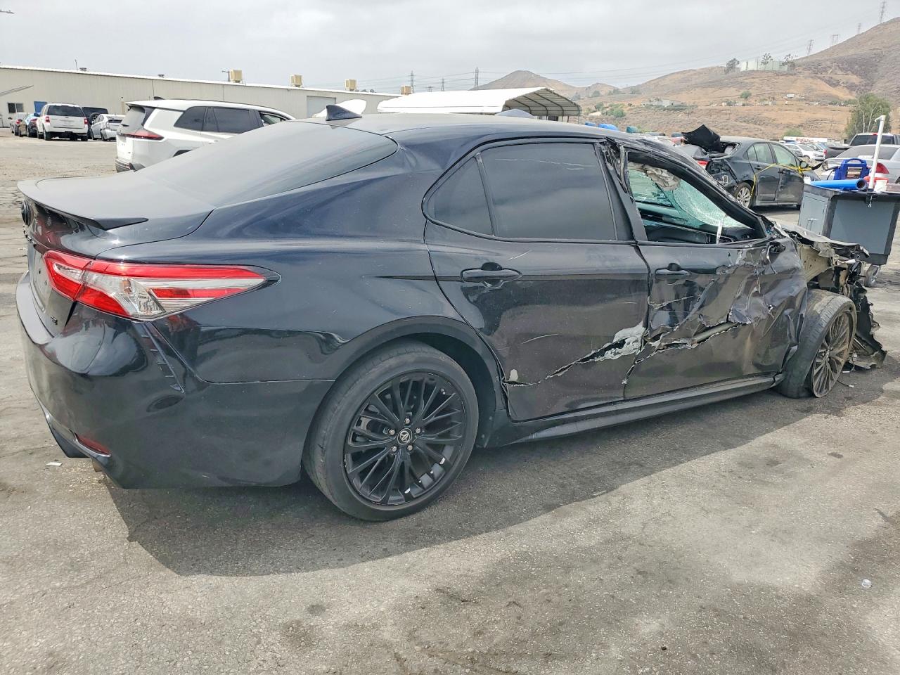 2019 TOYOTA CAMRY