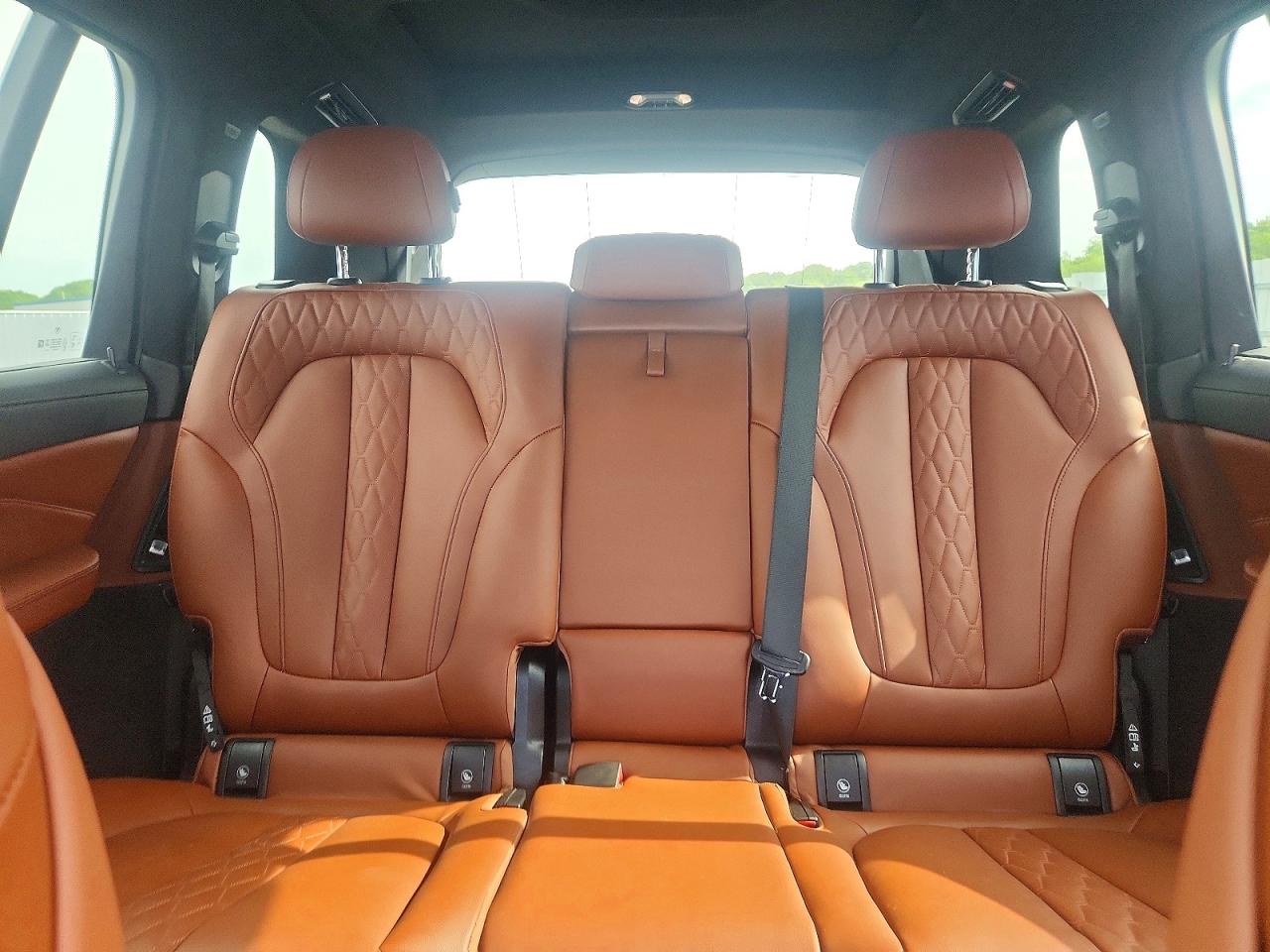 2023 BMW X7