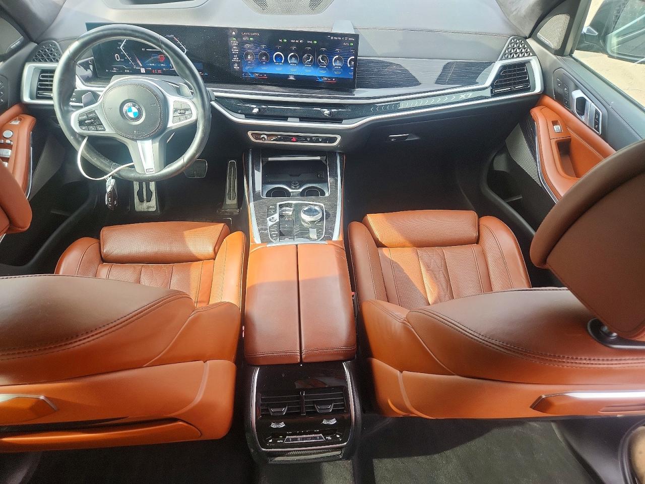 2023 BMW X7
