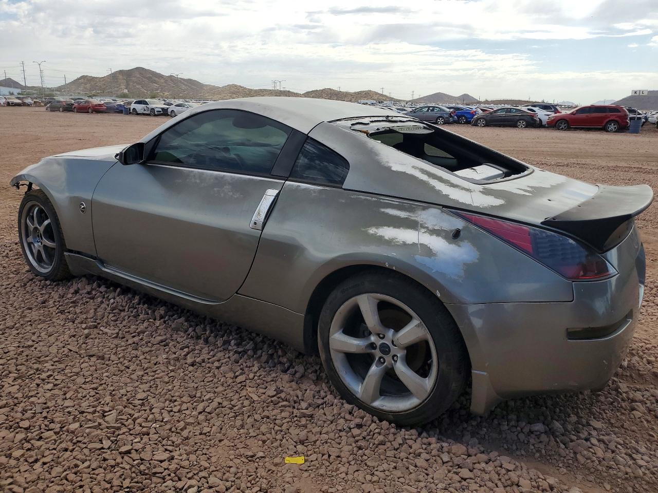 2004 NISSAN 350Z