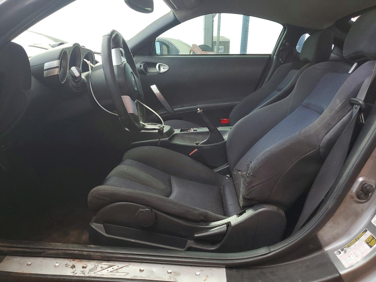 2004 NISSAN 350Z