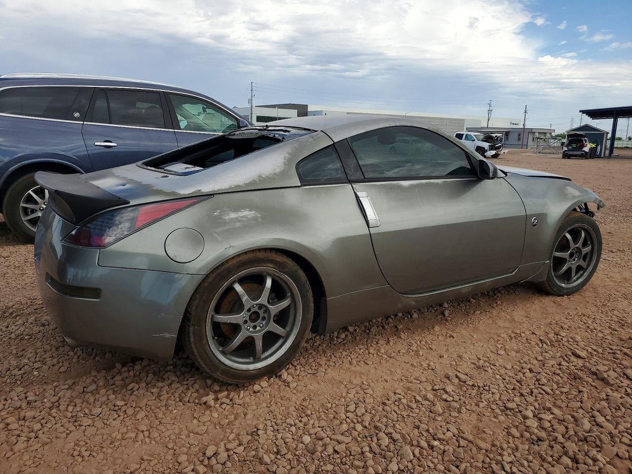 2004 NISSAN 350Z