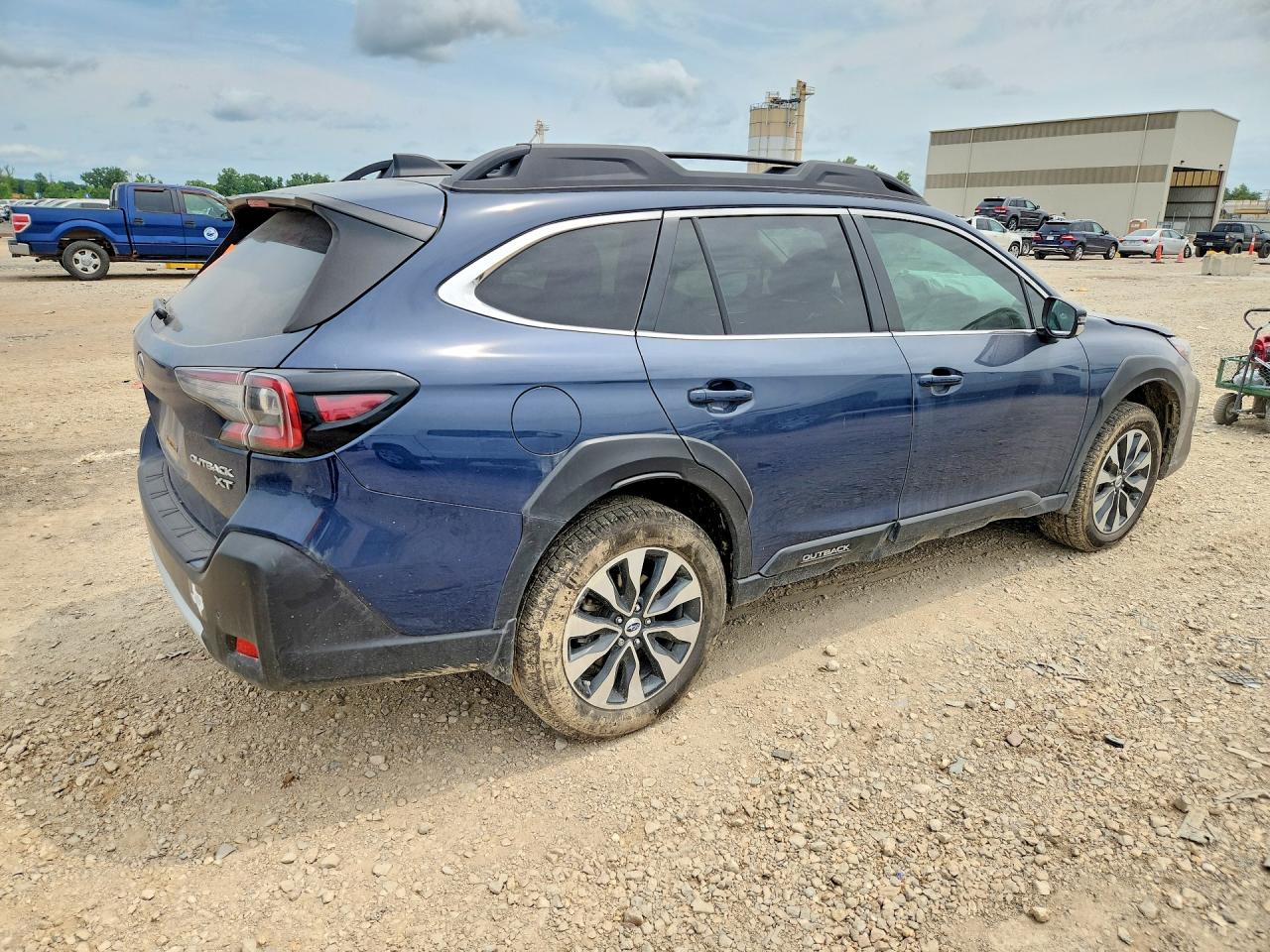 2023 SUBARU OUTBACK