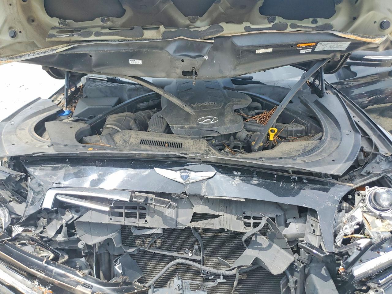 2016 HYUNDAI GENESIS