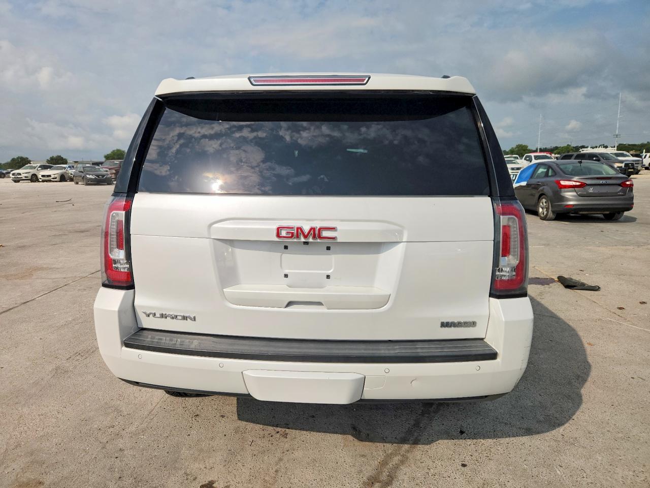 2020 GMC YUKON