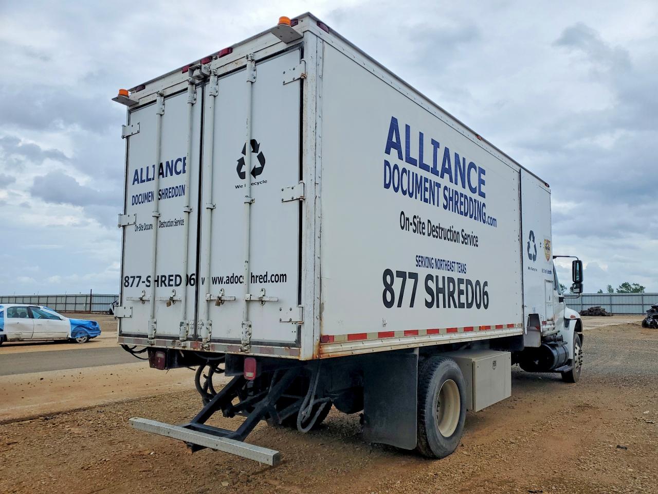 2005 INTERNATIONAL 4000 SERIE