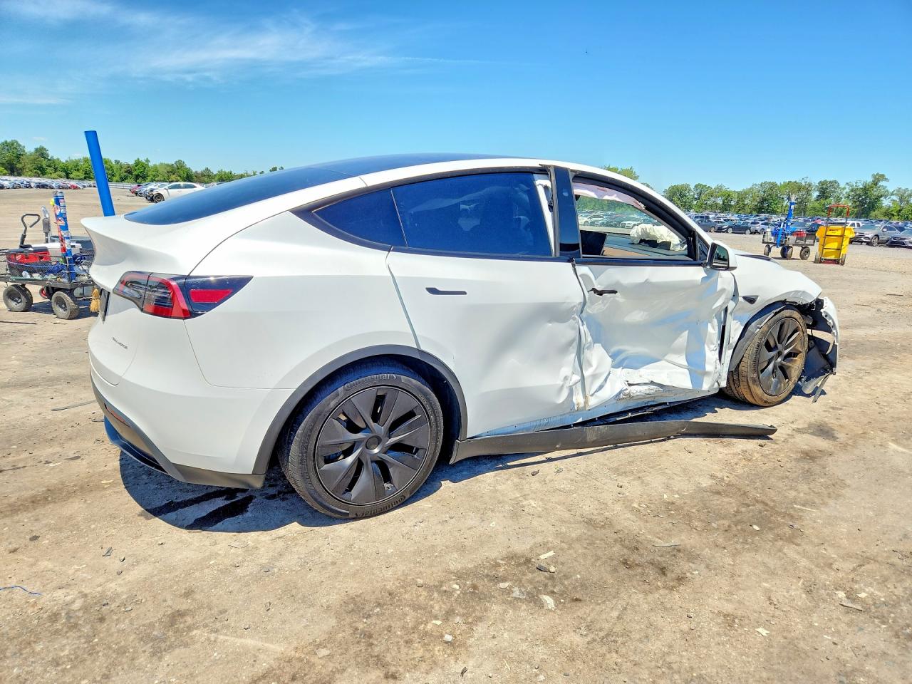 2025 TESLA MODEL Y