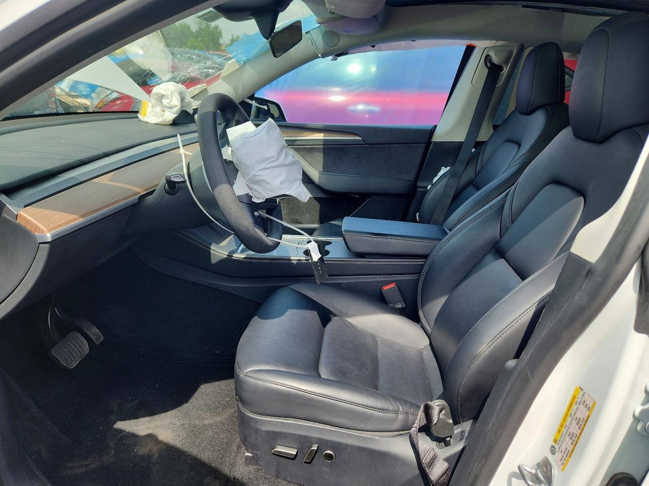 2025 TESLA MODEL Y