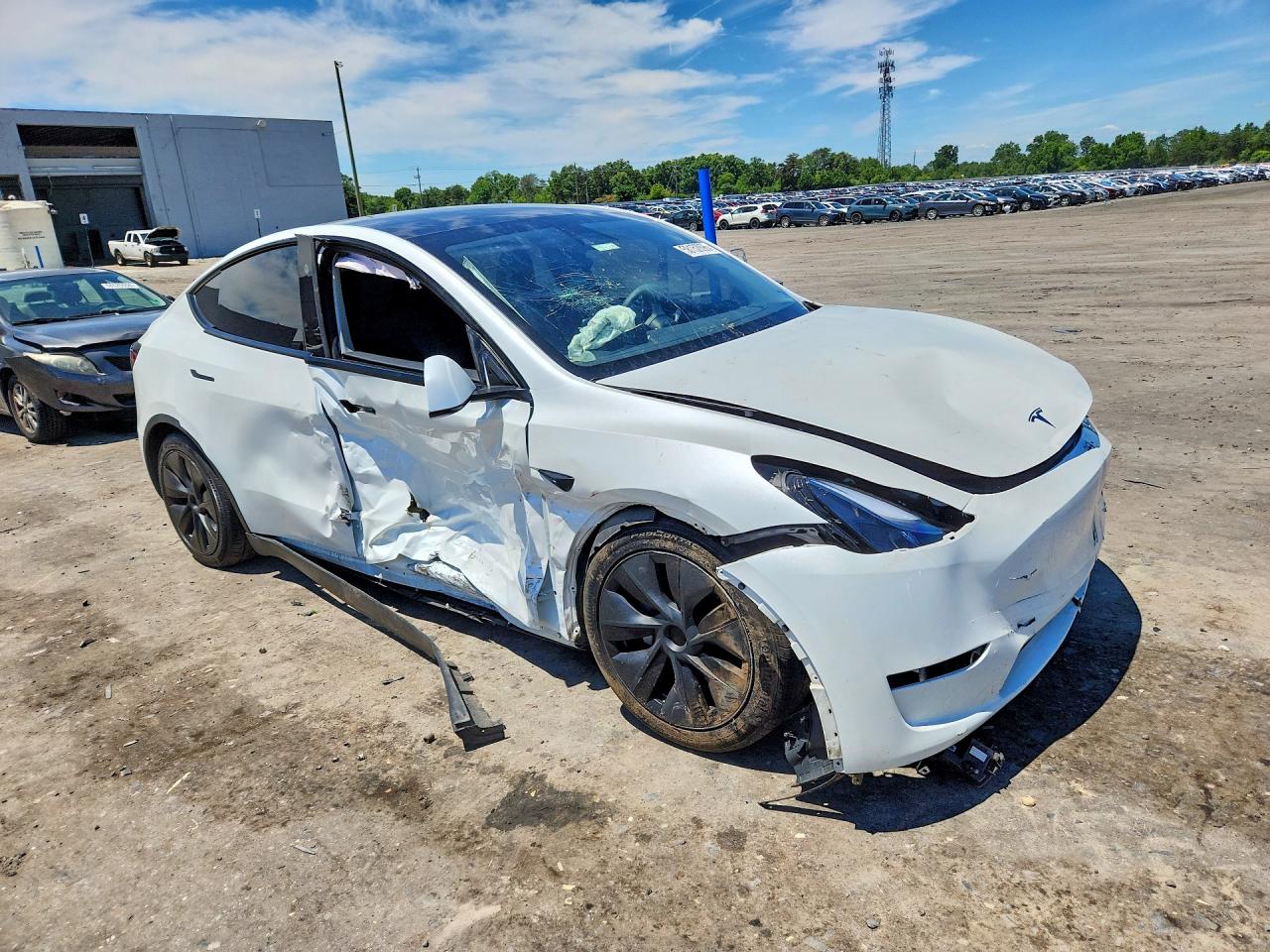 2025 TESLA MODEL Y