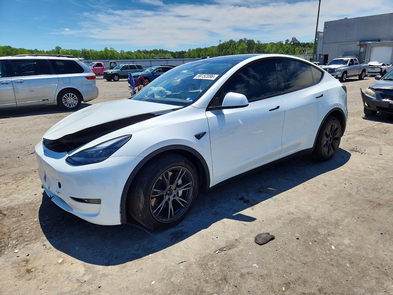 2025 TESLA MODEL Y