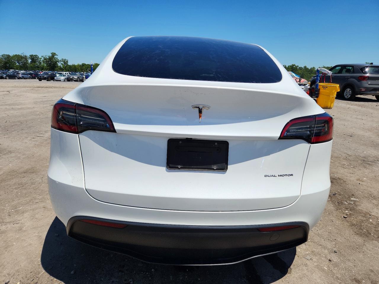 2025 TESLA MODEL Y