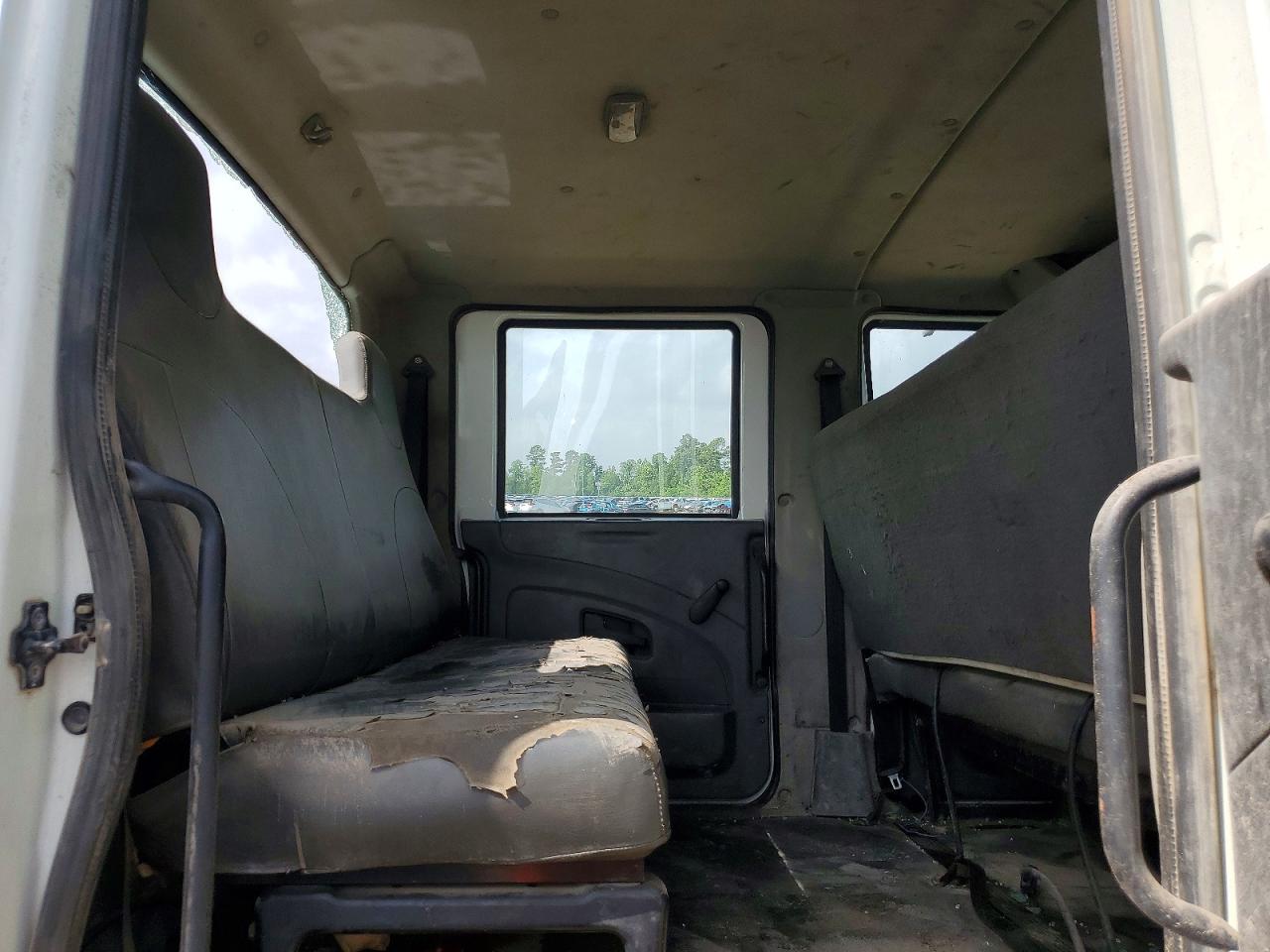 2013 INTERNATIONAL 4000 SERIE