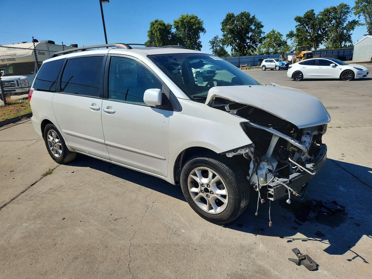 2006 TOYOTA SIENNA