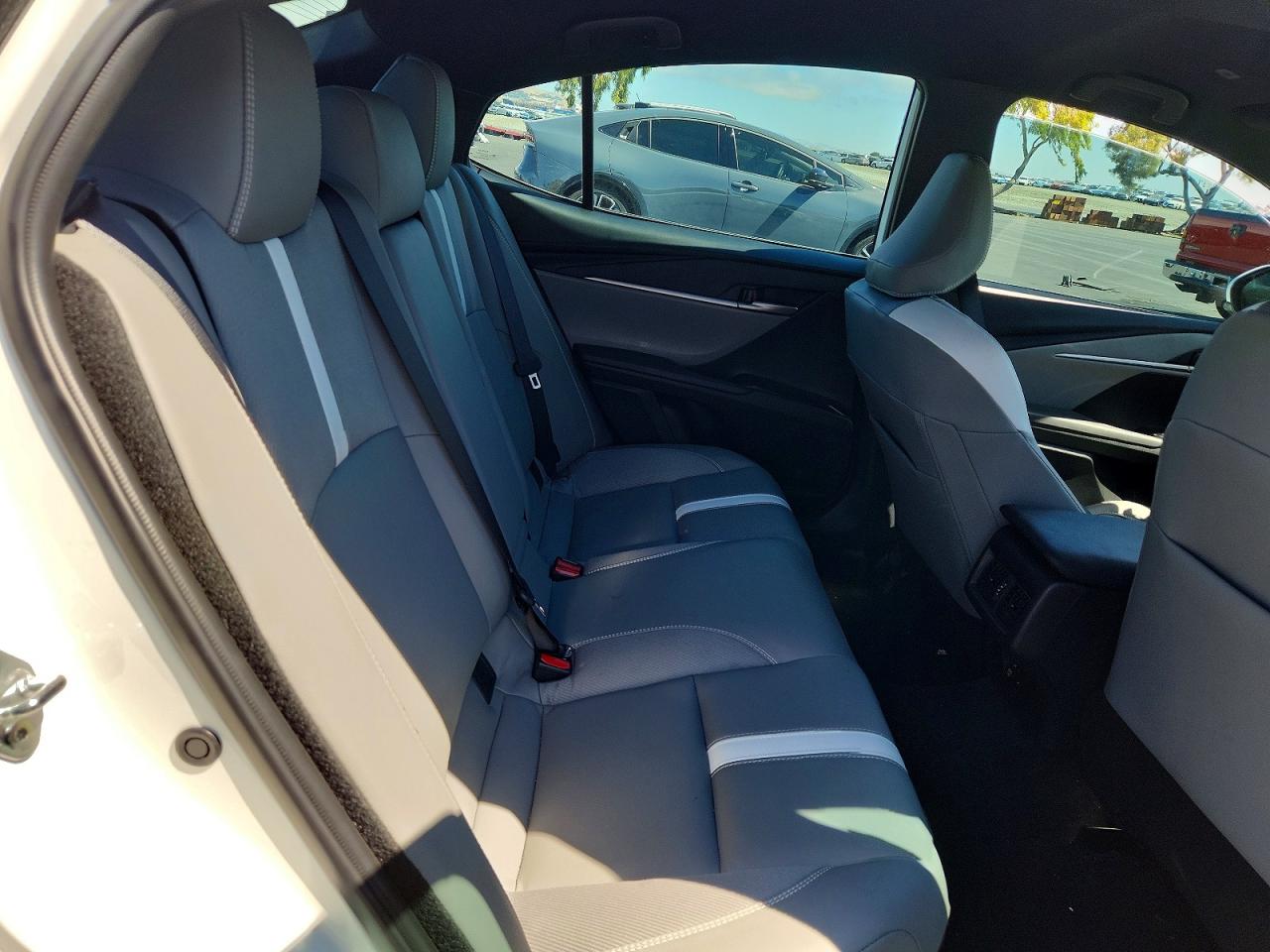 2025 TOYOTA CAMRY