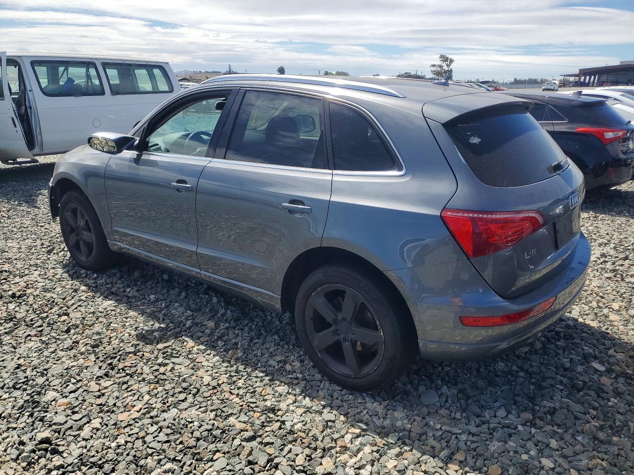 2012 AUDI Q5