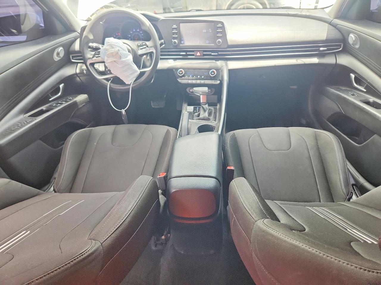 2022 HYUNDAI ELANTRA
