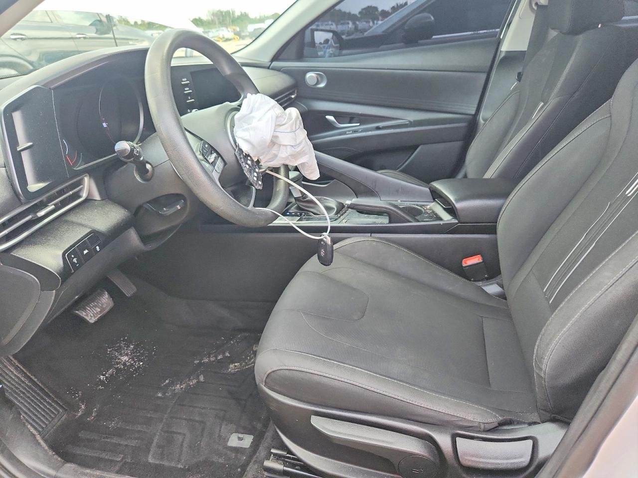 2022 HYUNDAI ELANTRA