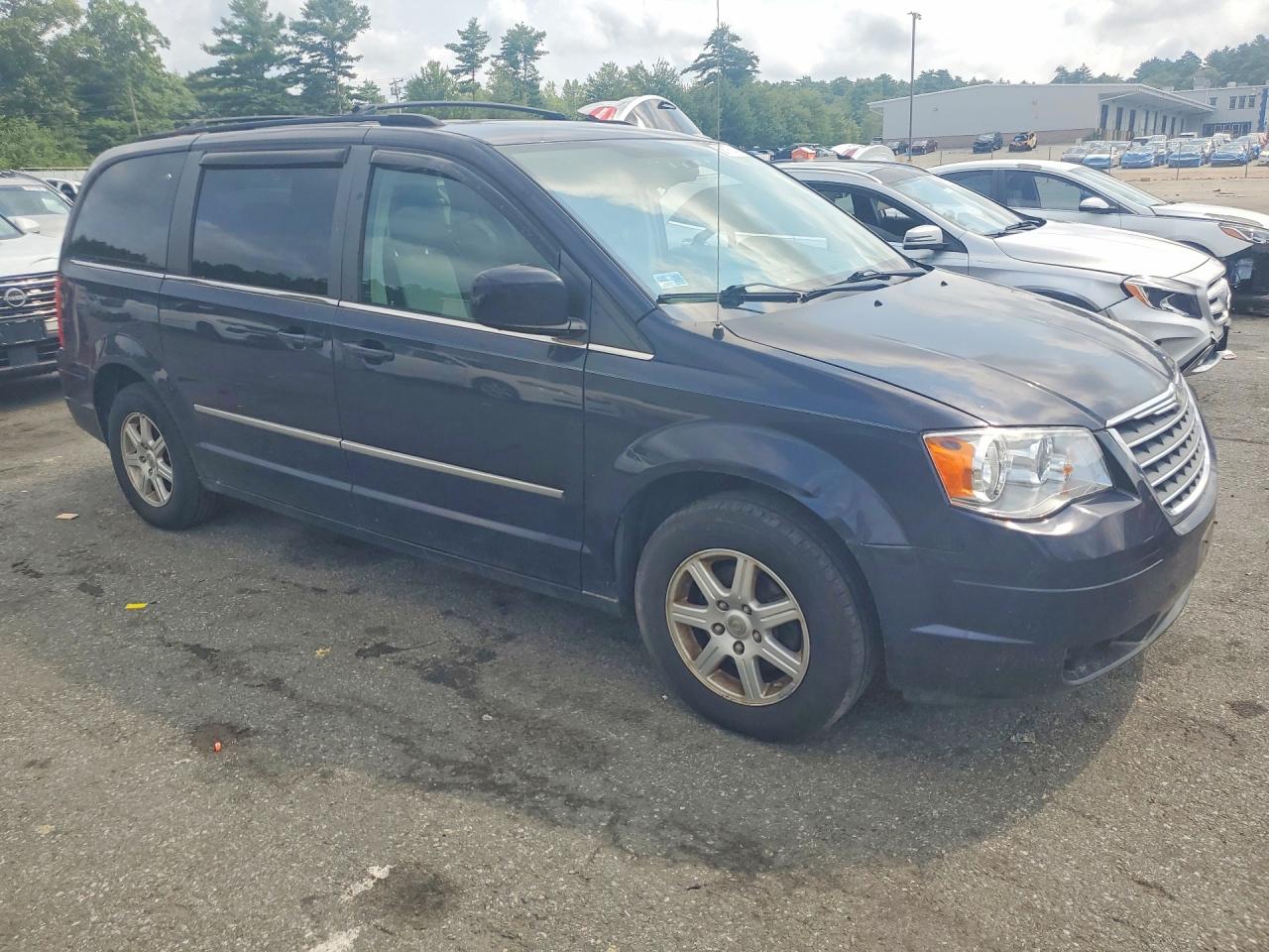 2010 CHRYSLER MINIVAN