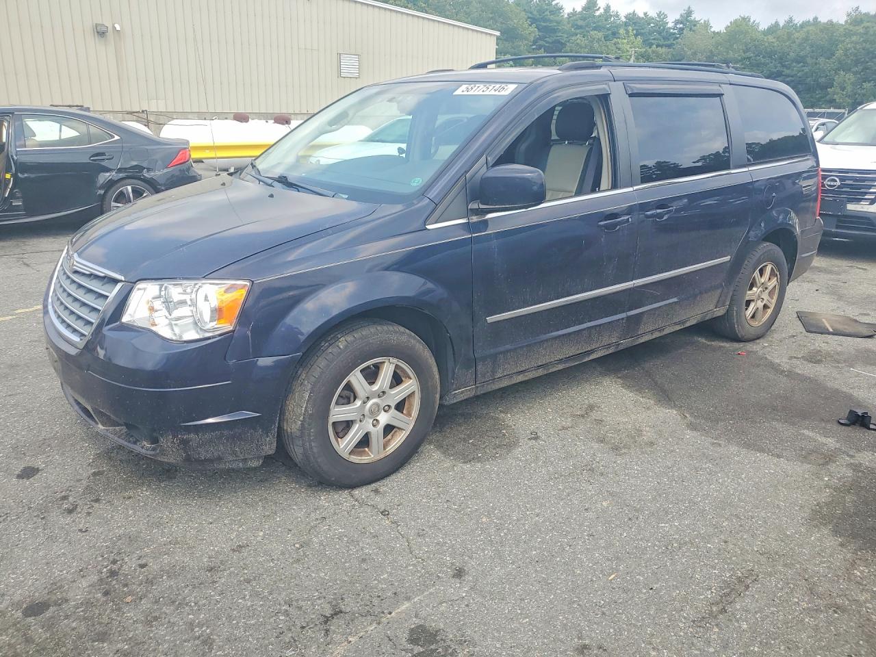 2010 CHRYSLER MINIVAN