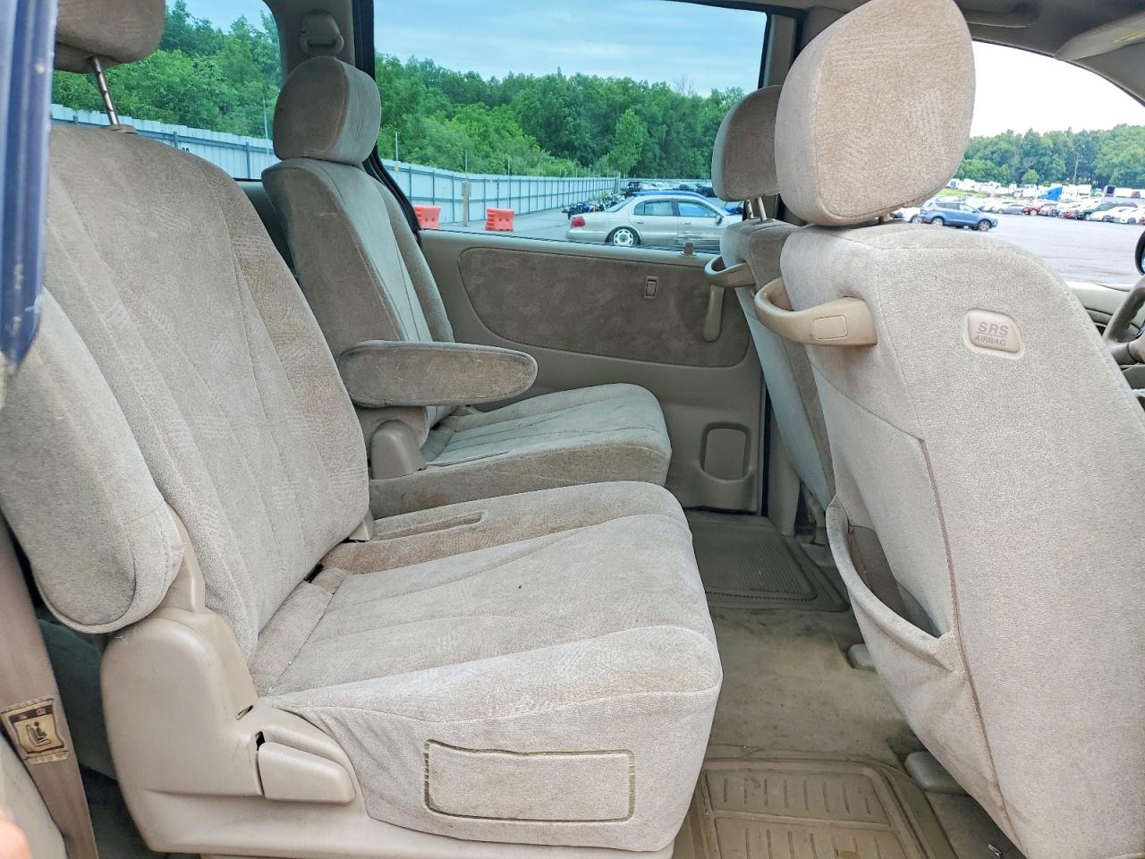 2003 MAZDA MPV