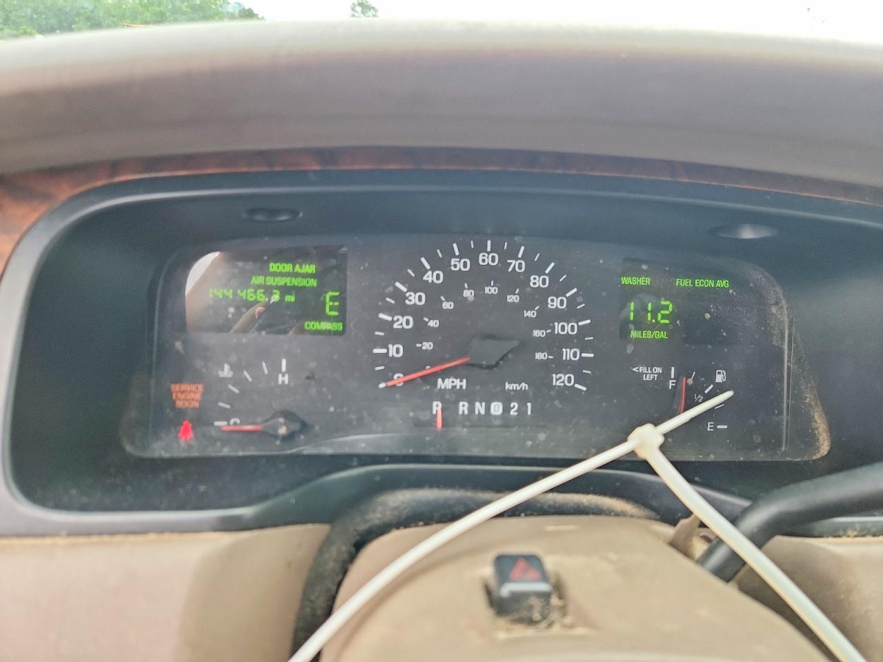 1998 LINCOLN TOWNCAR
