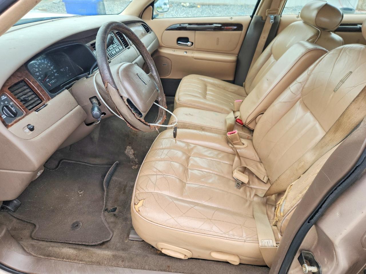 1998 LINCOLN TOWNCAR