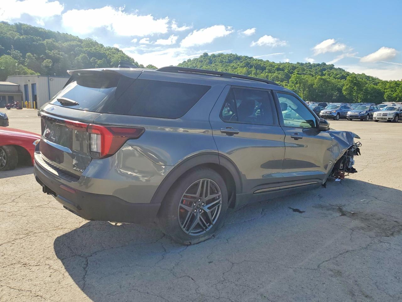 2025 FORD EXPLORER