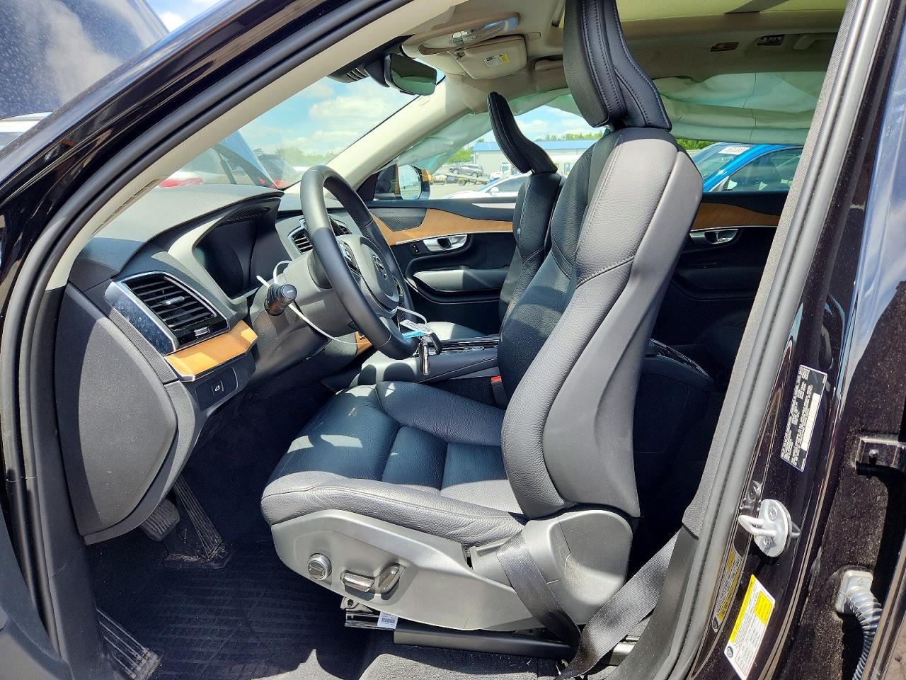 2024 VOLVO XC90