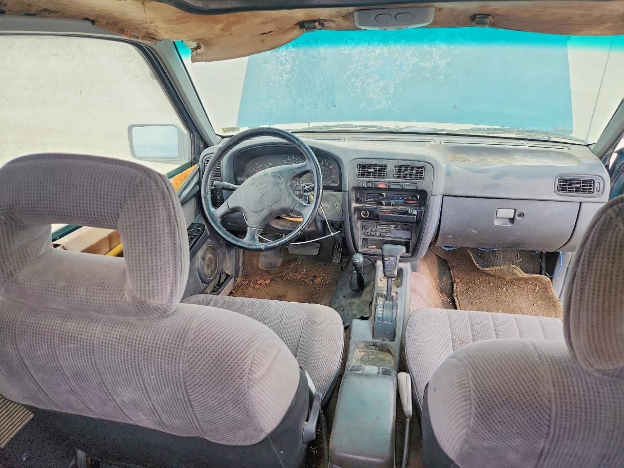 1995 NISSAN NAVARA