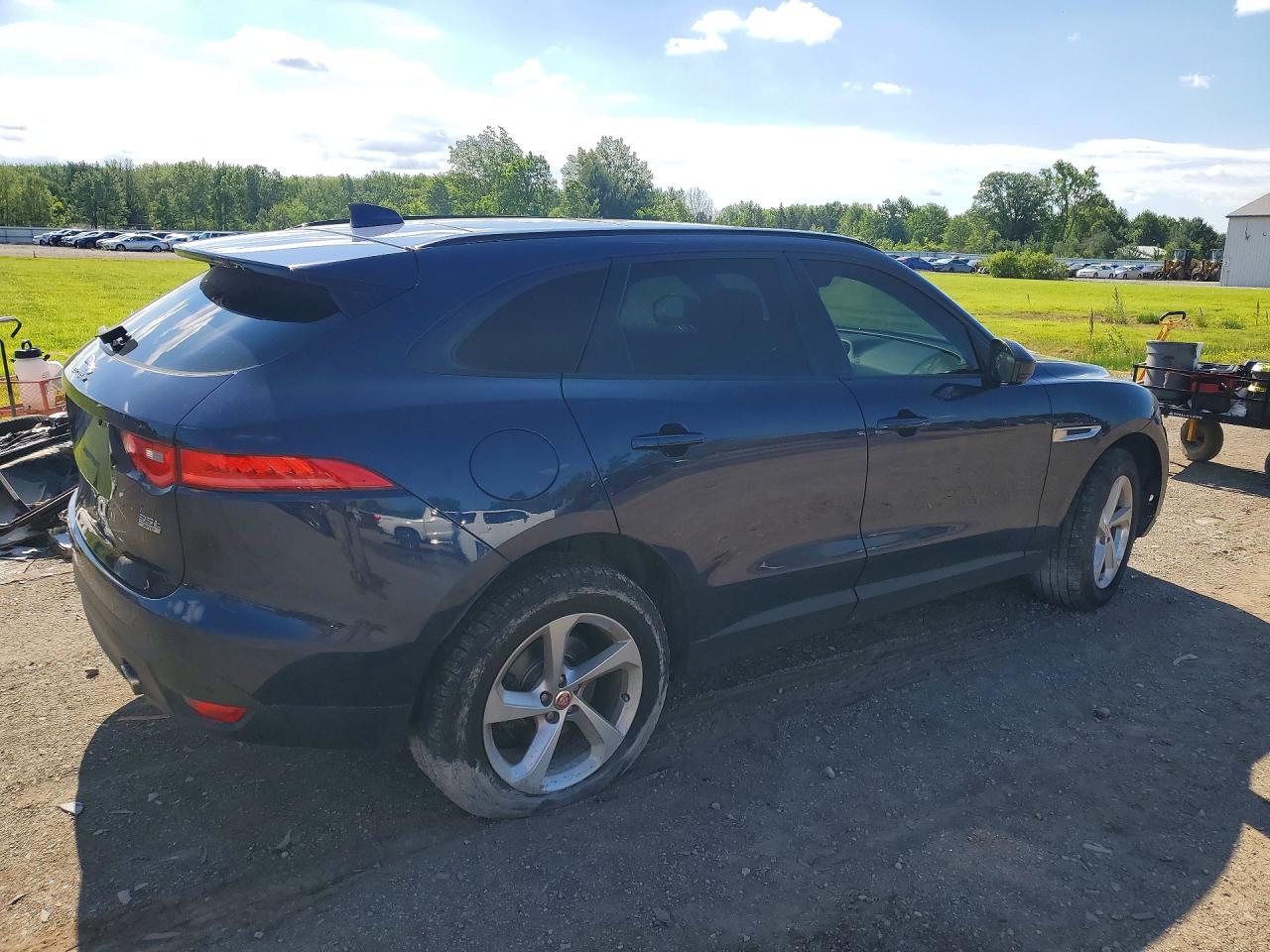 2017 JAGUAR F-PACE
