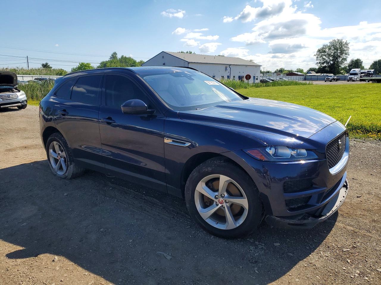2017 JAGUAR F-PACE