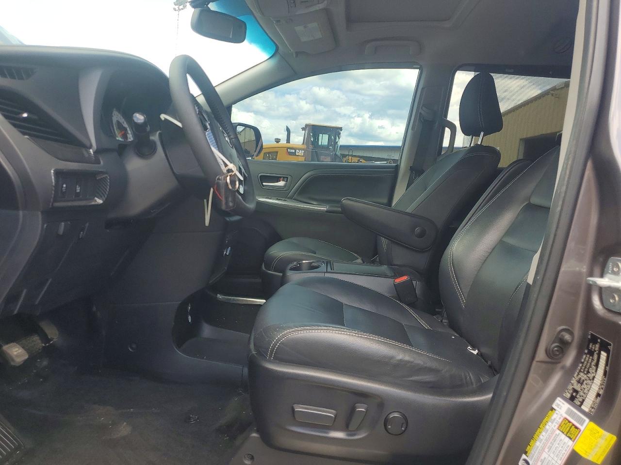 2017 TOYOTA SIENNA