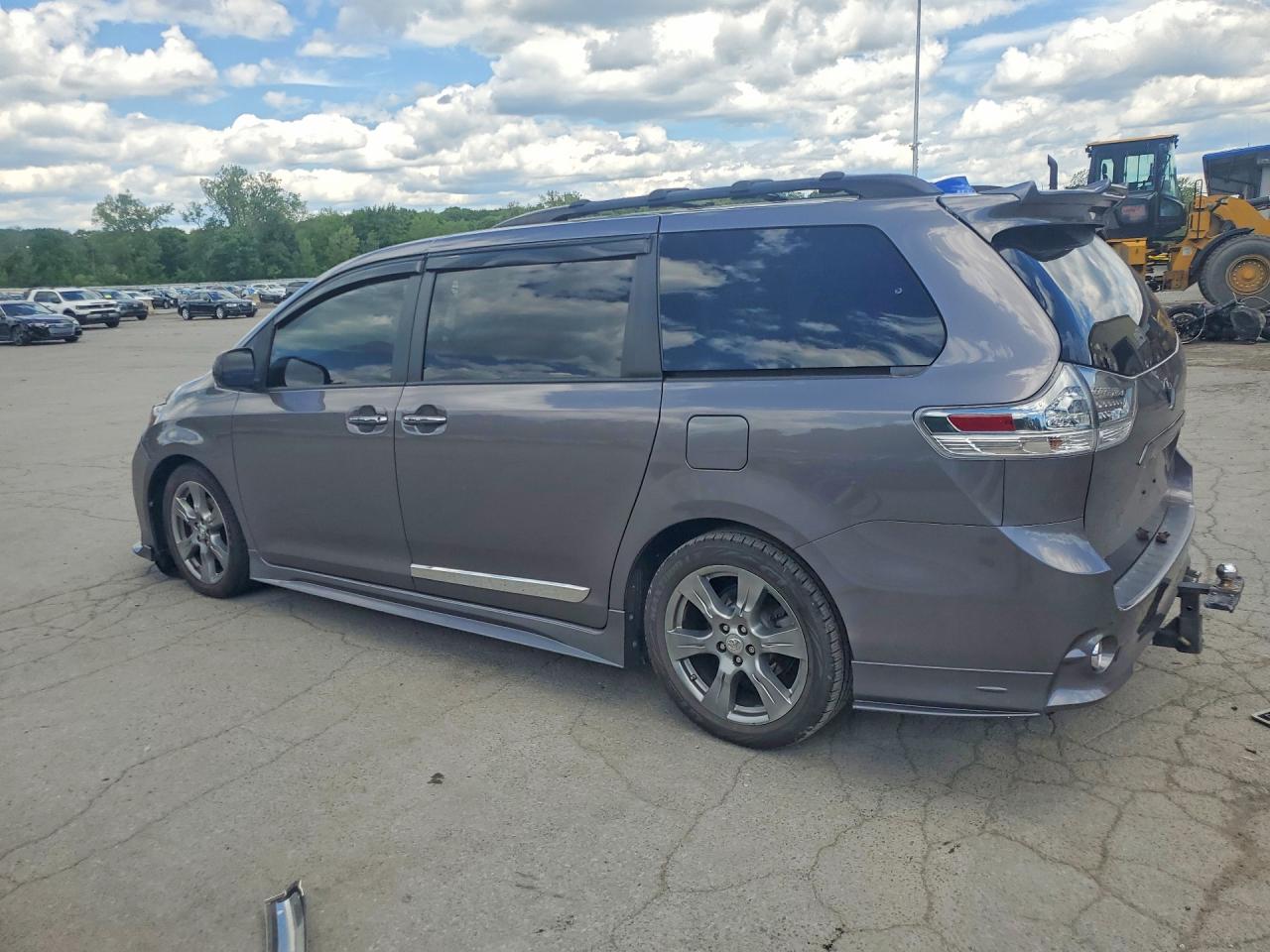 2017 TOYOTA SIENNA