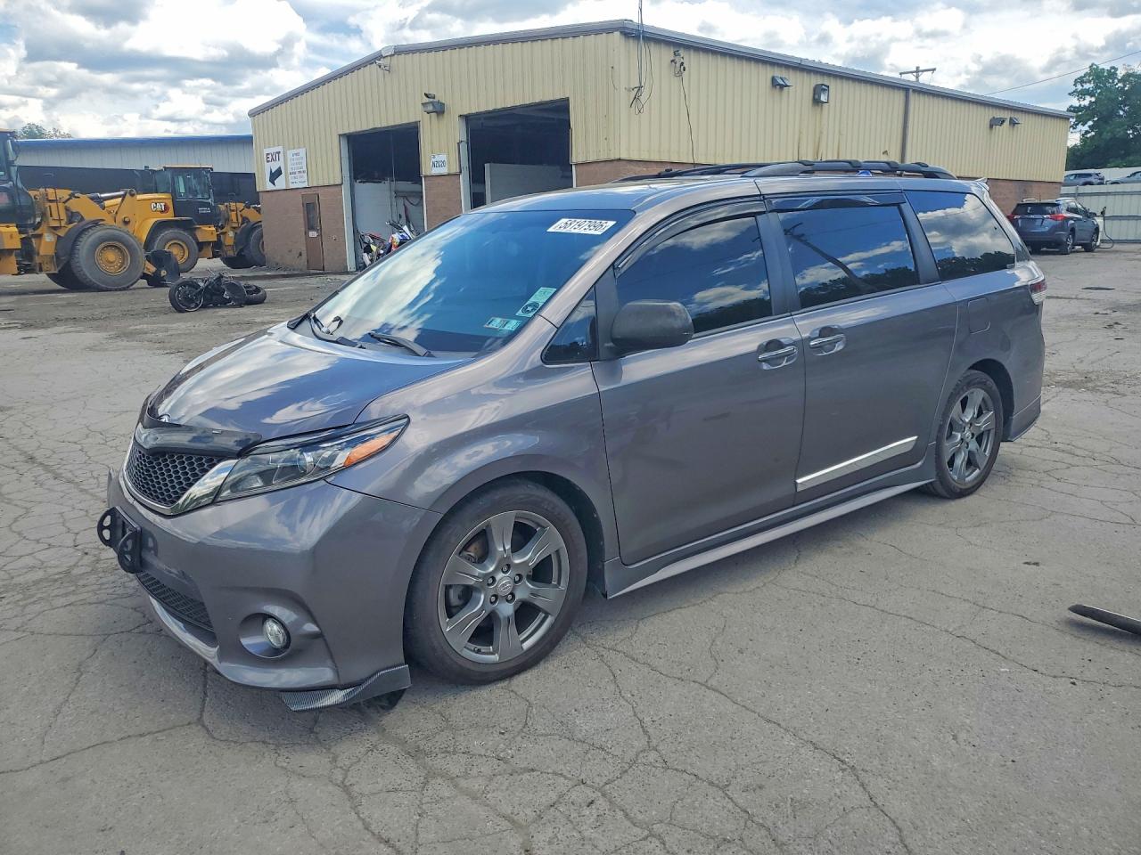 2017 TOYOTA SIENNA