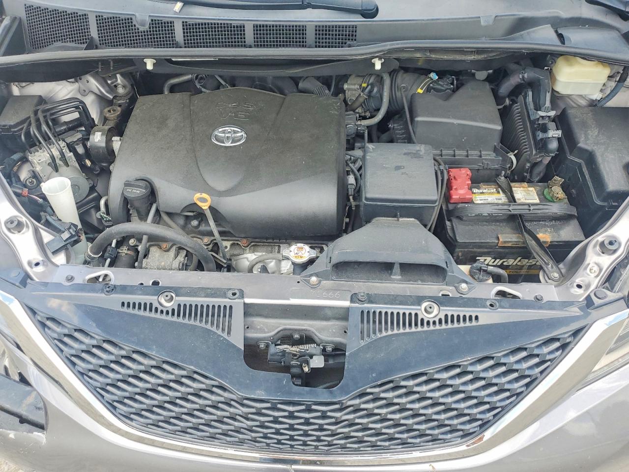 2017 TOYOTA SIENNA