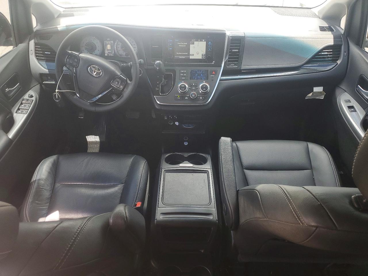 2017 TOYOTA SIENNA