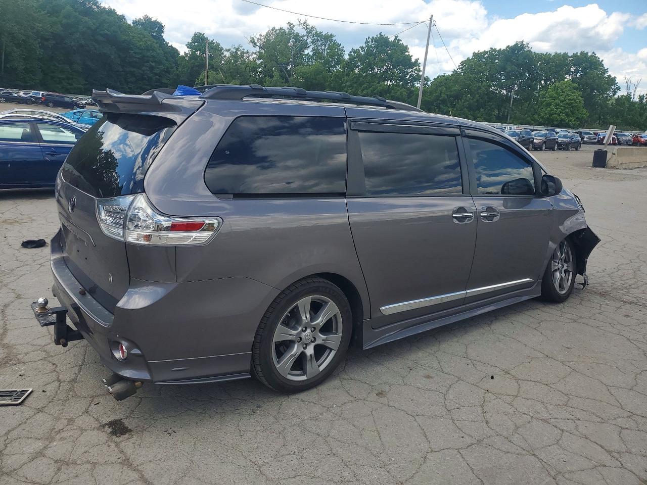 2017 TOYOTA SIENNA