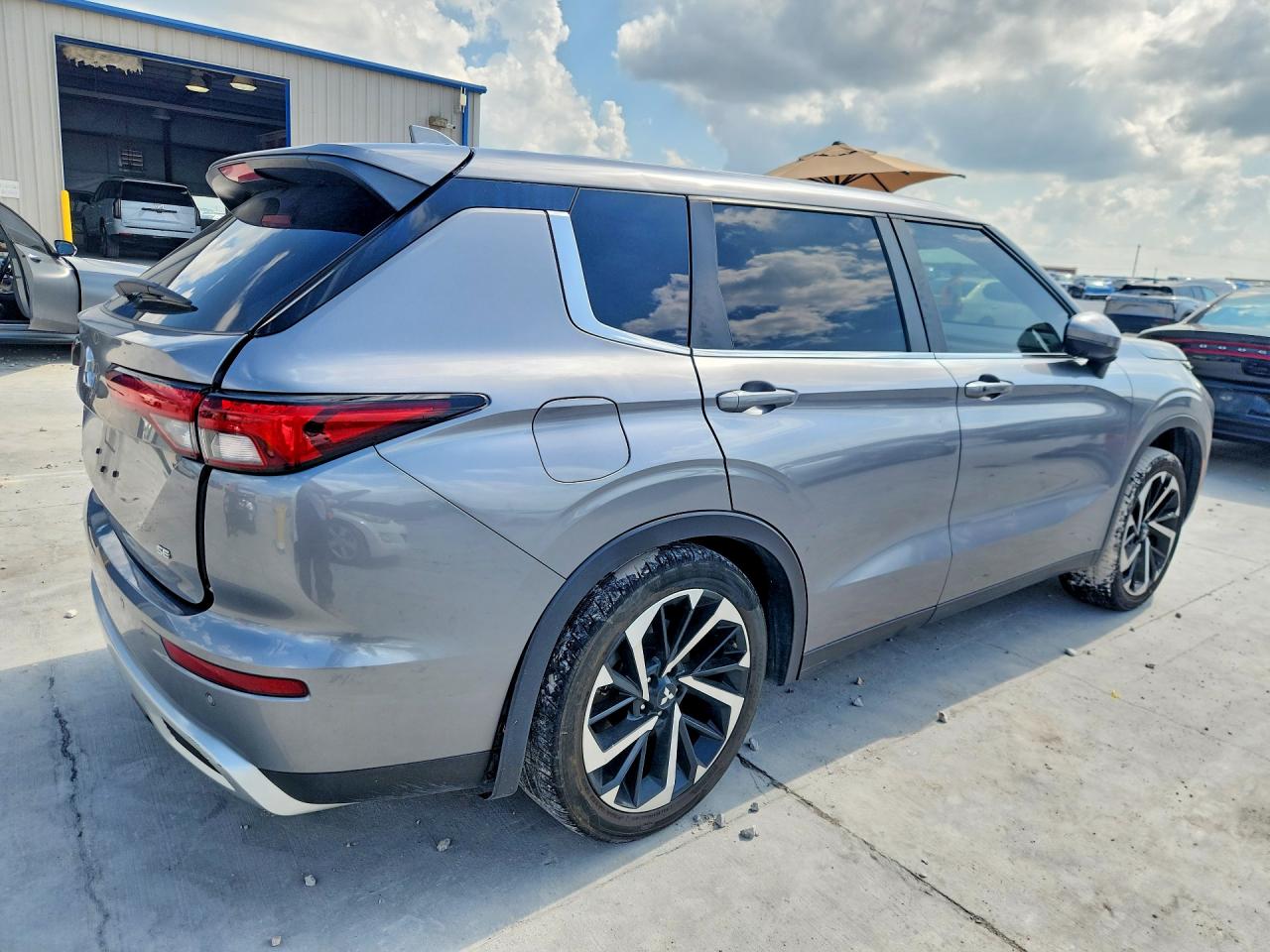 2023 MITSUBISHI OUTLANDER