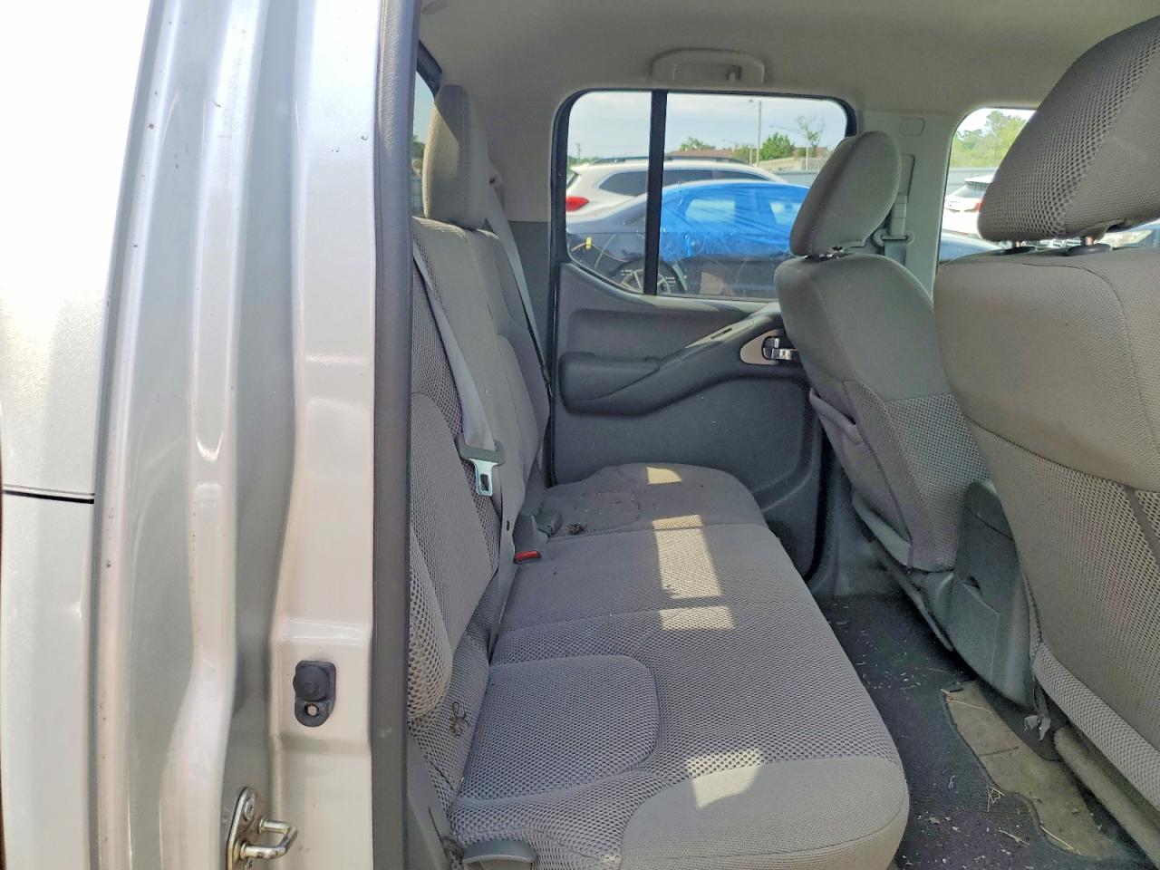 2017 NISSAN FRONTIER