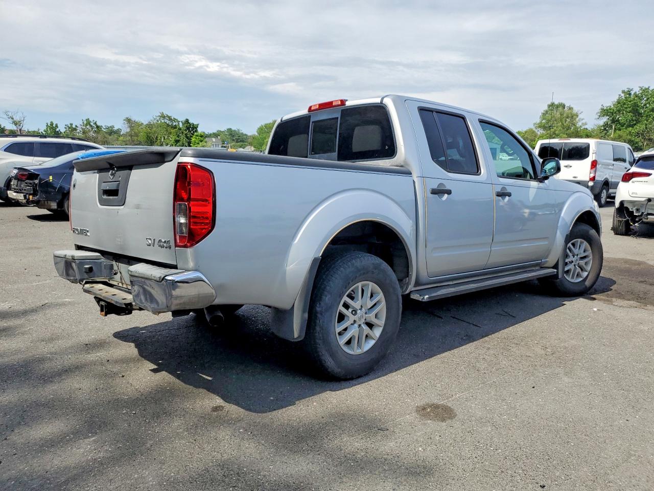 2017 NISSAN FRONTIER