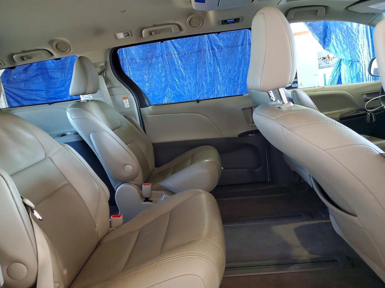 2015 TOYOTA SIENNA