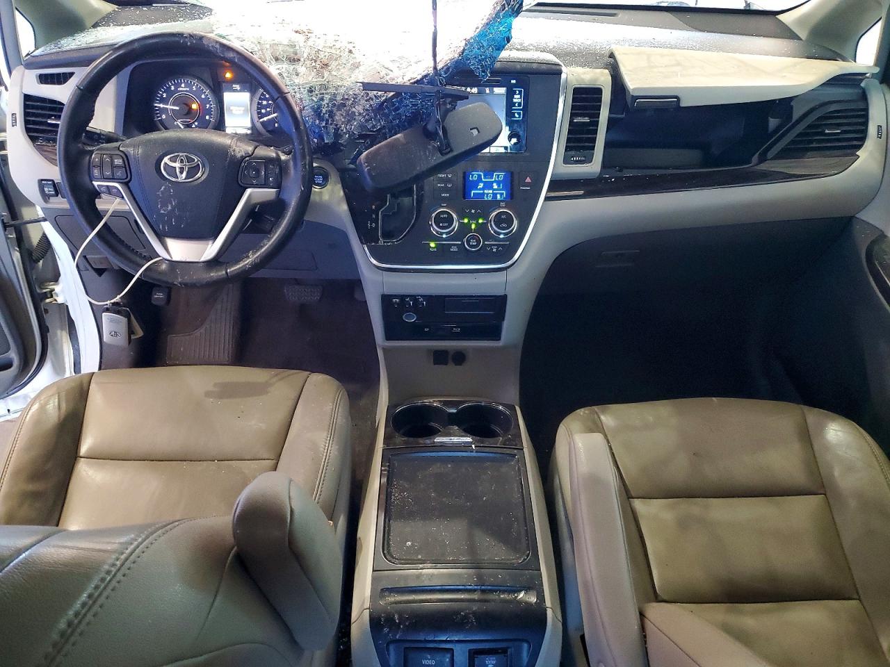 2015 TOYOTA SIENNA