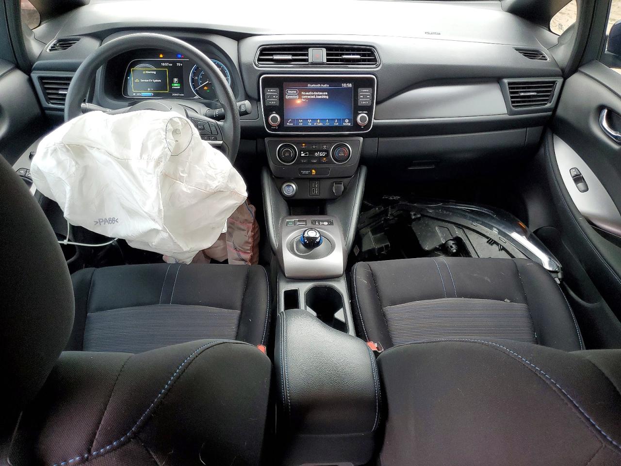 2022 NISSAN LEAF
