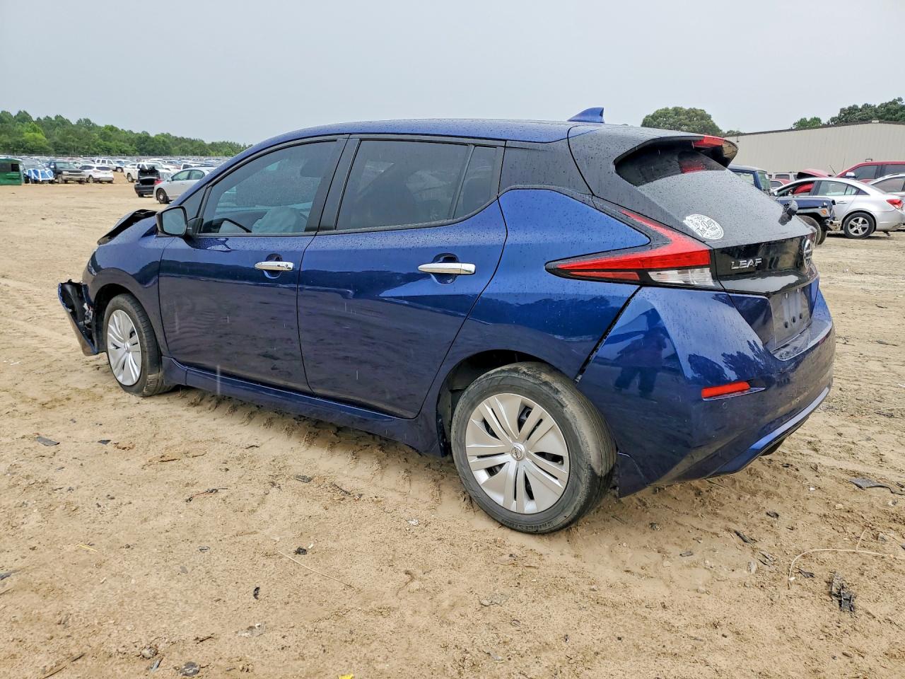 2022 NISSAN LEAF