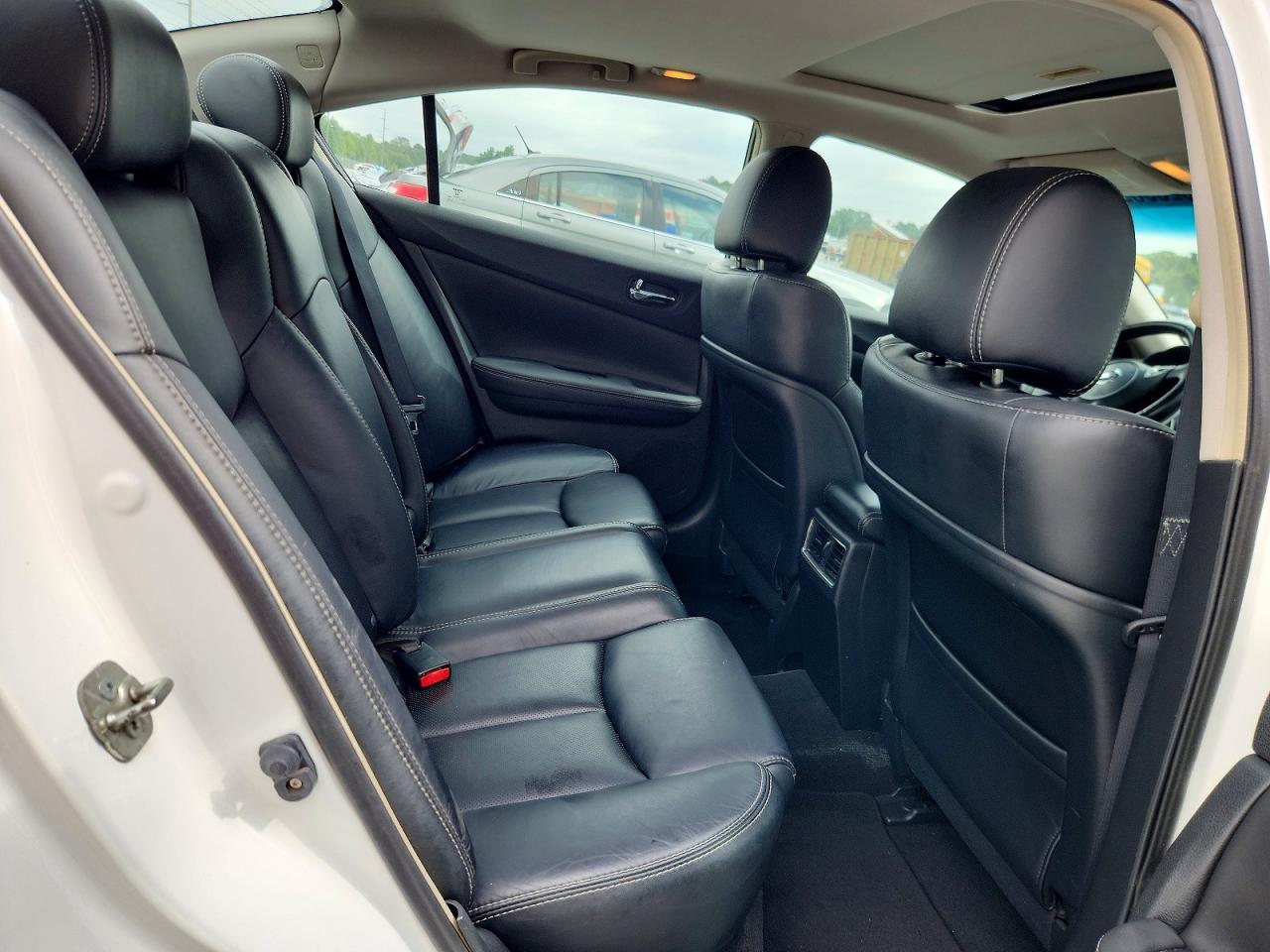 2012 NISSAN MAXIMA