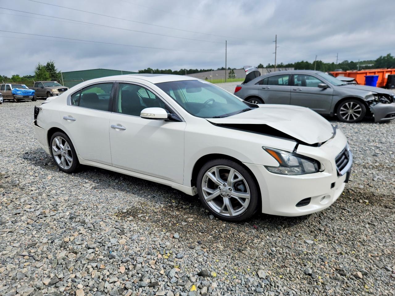 2012 NISSAN MAXIMA